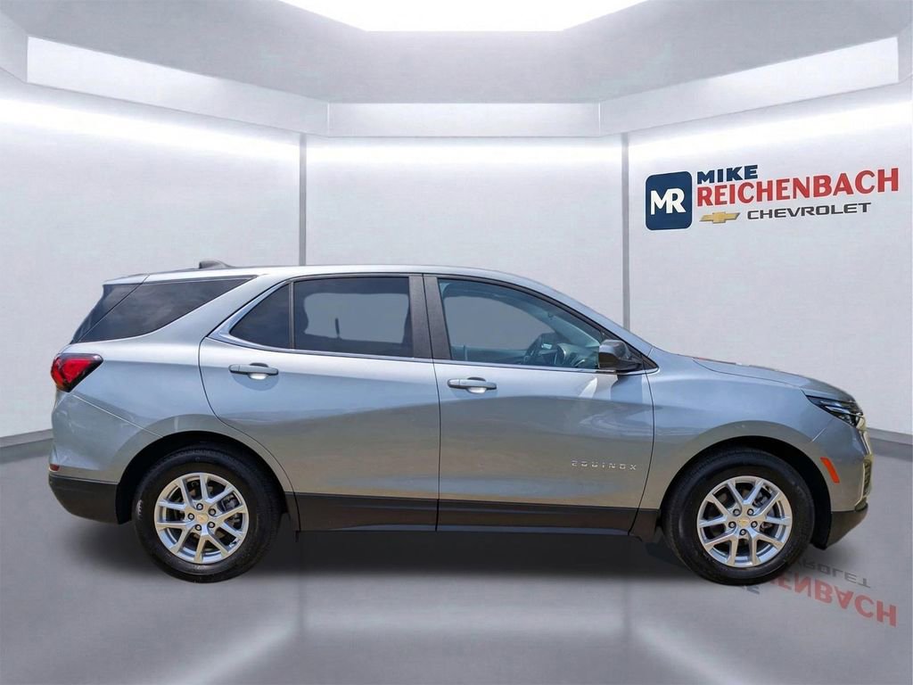Used 2024 Chevrolet Equinox LT FWD image 3