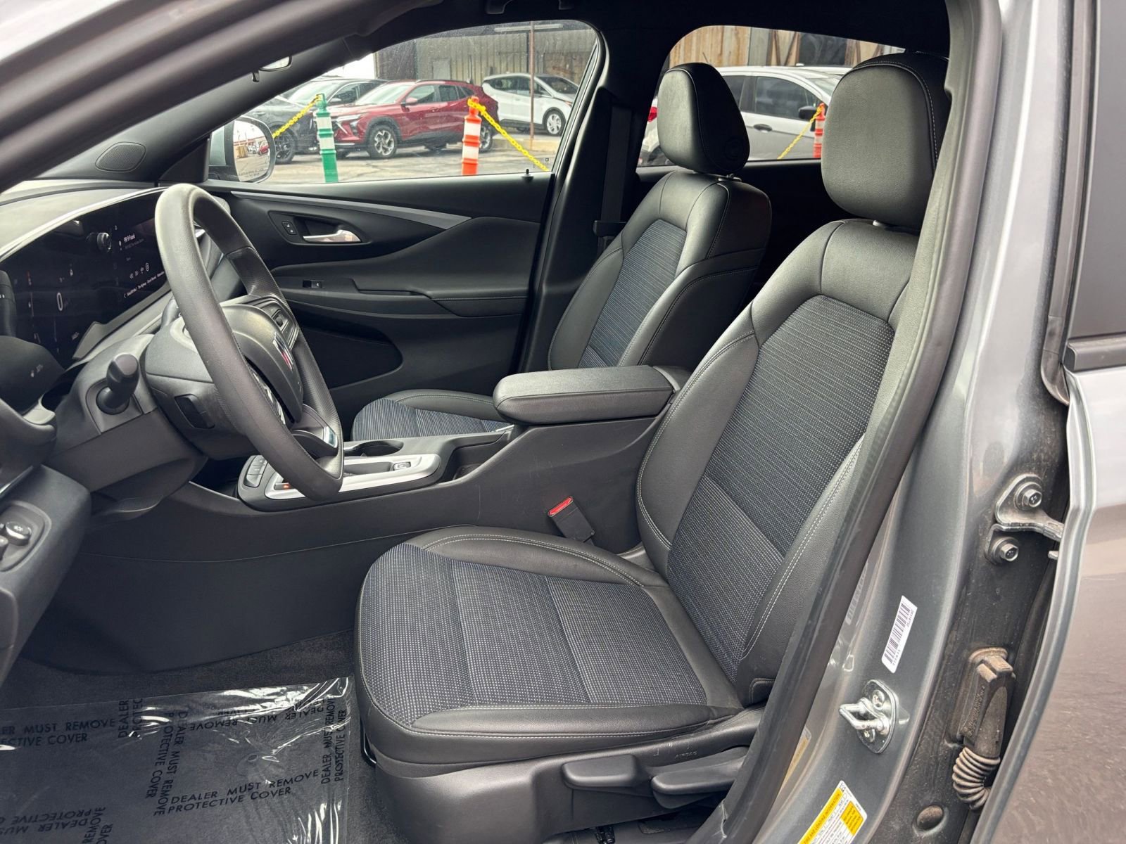 Used 2025 Buick Envista Preferred image 34