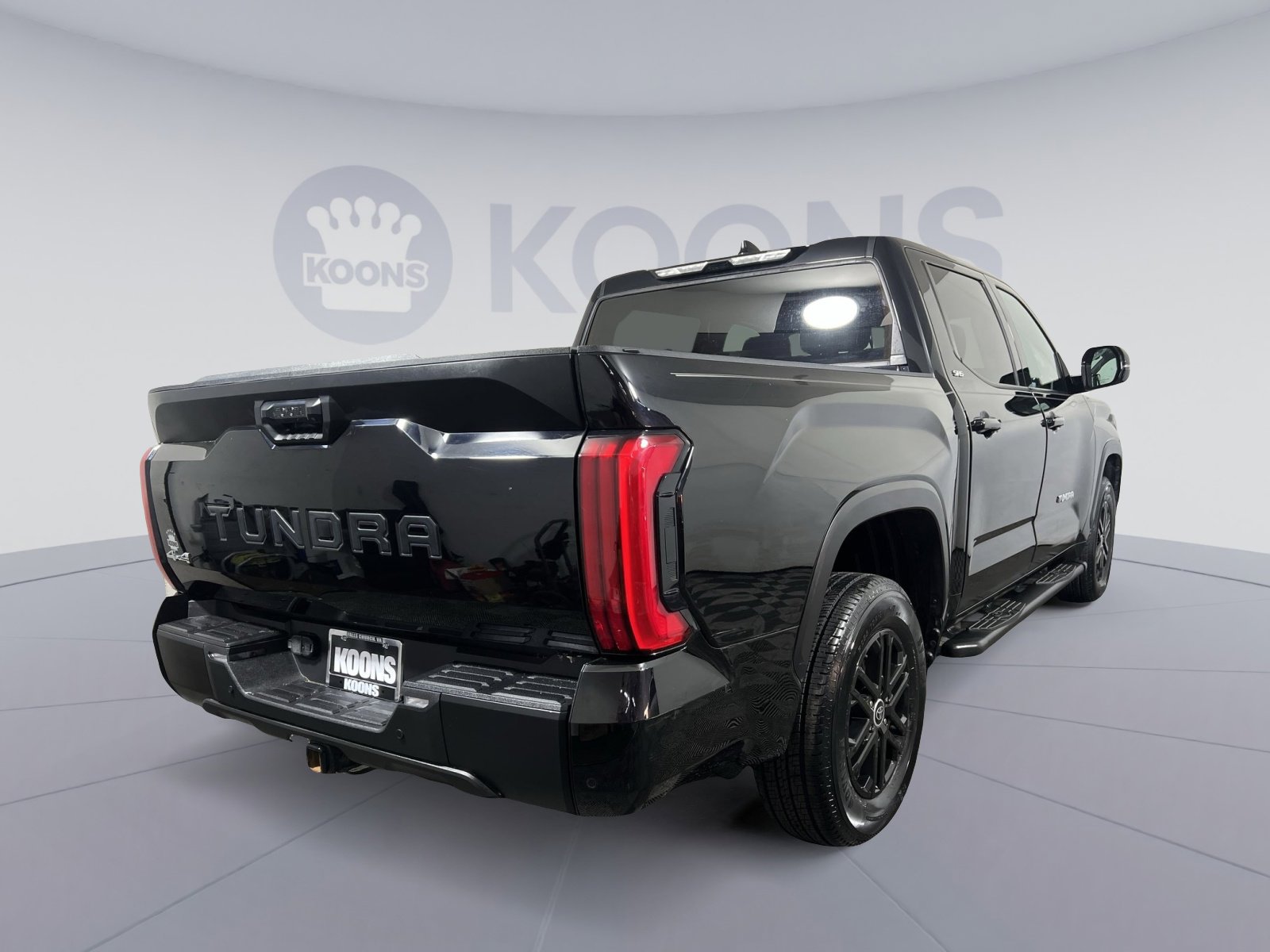 Used 2022 Toyota Tundra SR5 w/ SR5 Premium Package image 7