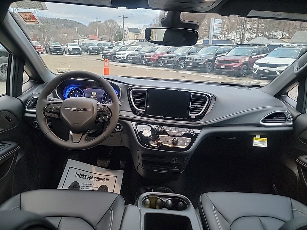 New 2026 Chrysler Pacifica Select image 17
