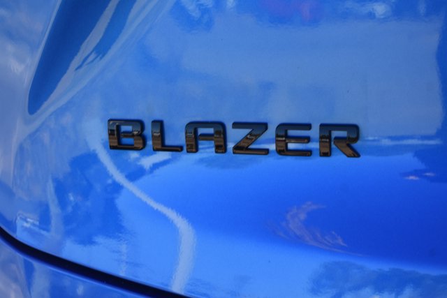 New 2026 Chevrolet Blazer LT w/ LPO, Black Sport Package FWD image 7