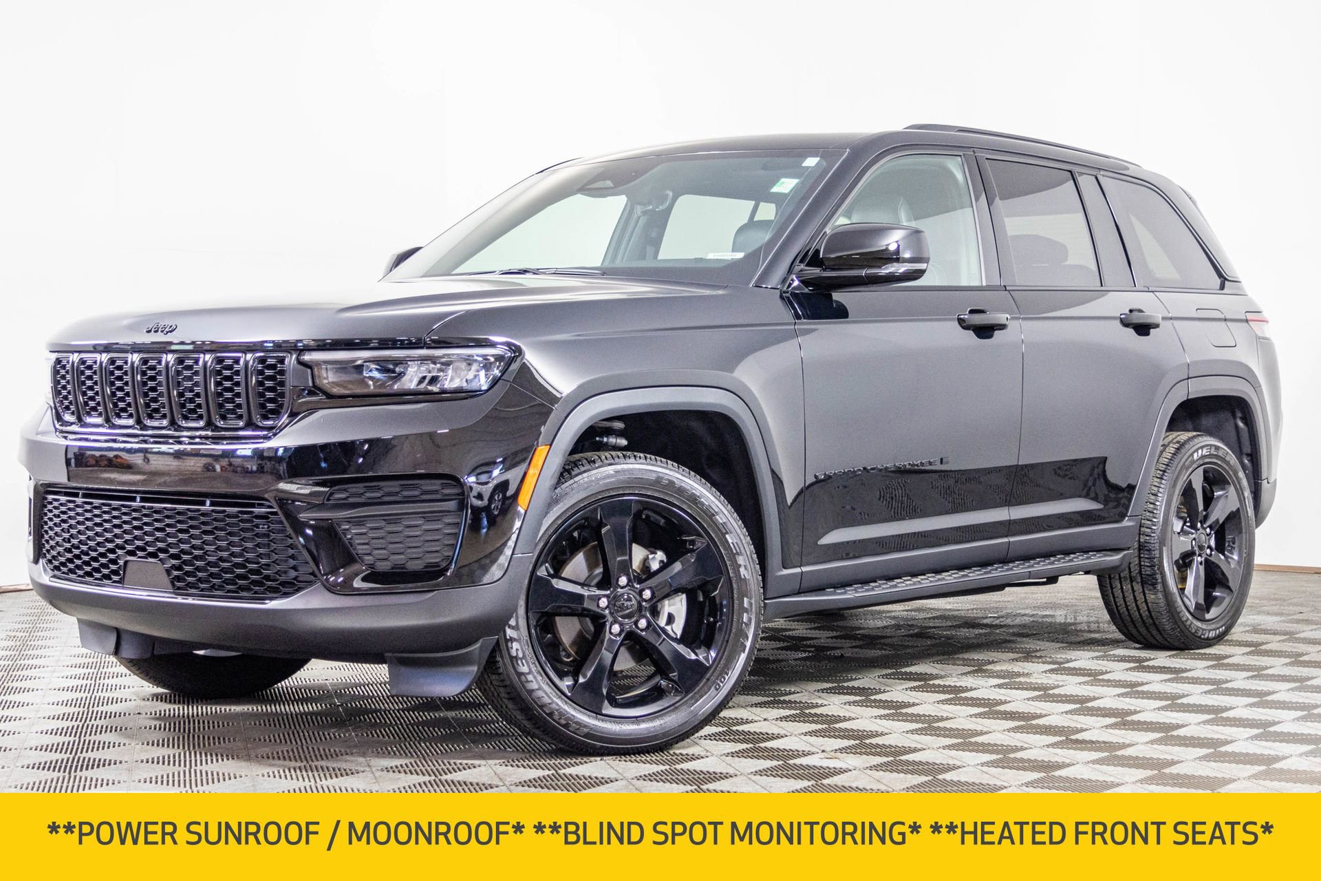 Used 2025 Jeep Grand Cherokee Altitude image 2