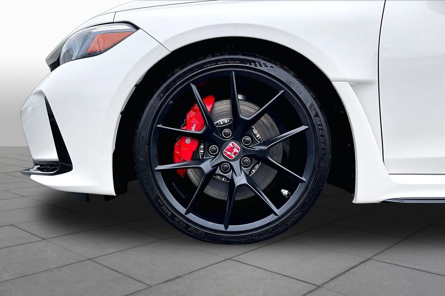 Used 2025 Honda Civic Type R image 11