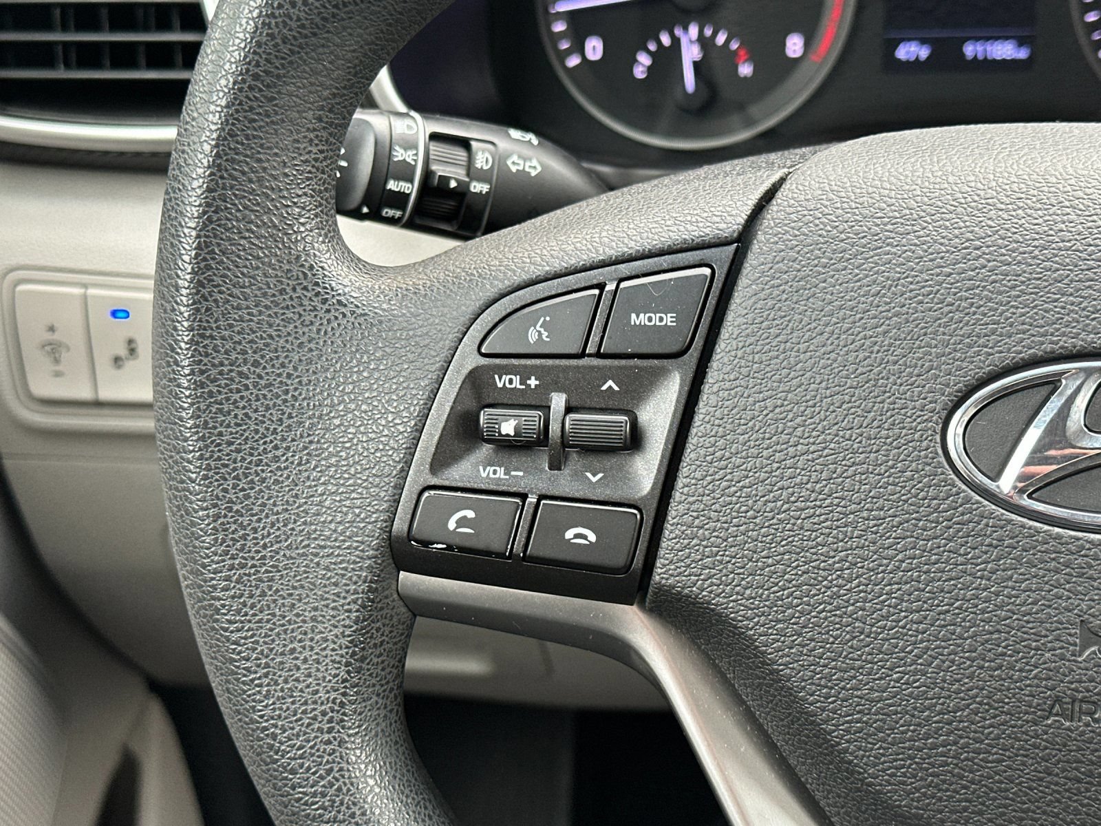 Used 2019 Hyundai Tucson Sport FWD image 26