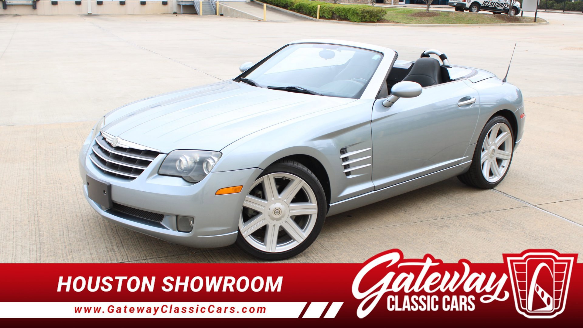 Used 2005 Chrysler Crossfire Limited image 1