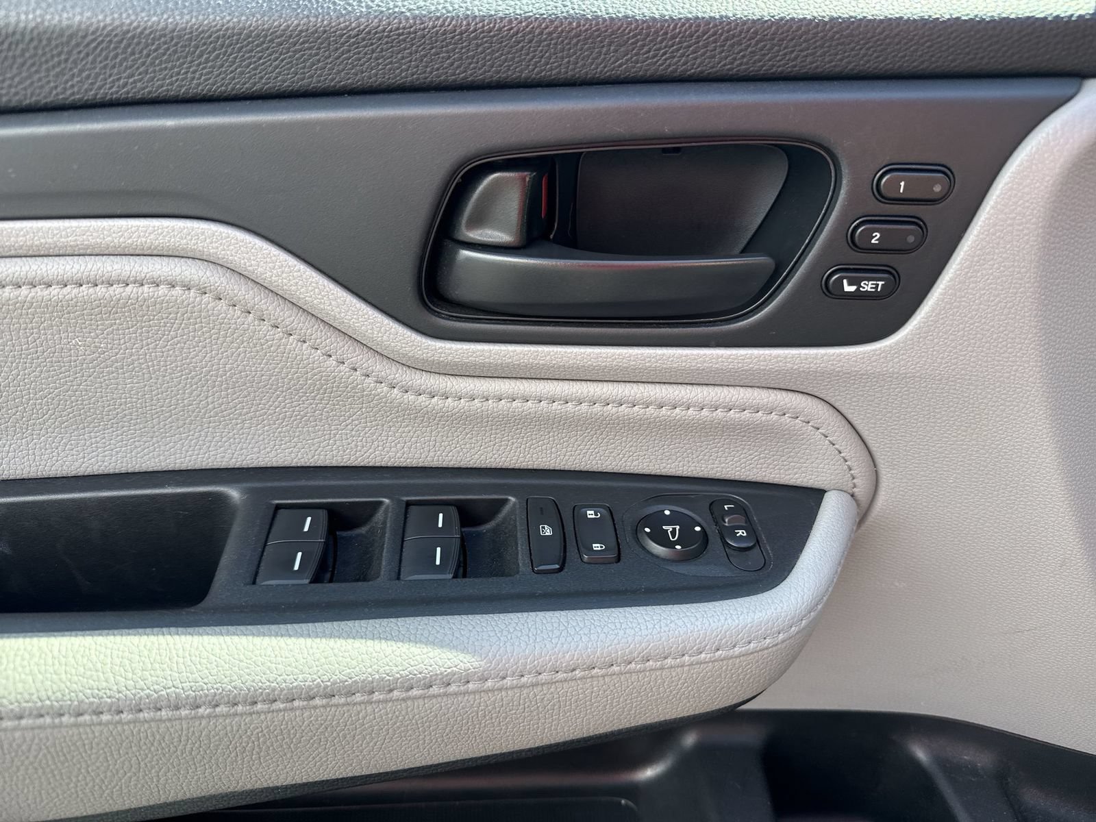 Used 2018 Honda Odyssey Touring image 14