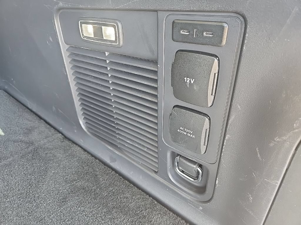 Used 2025 Ford Expedition Max Platinum AWD/4WD image 31