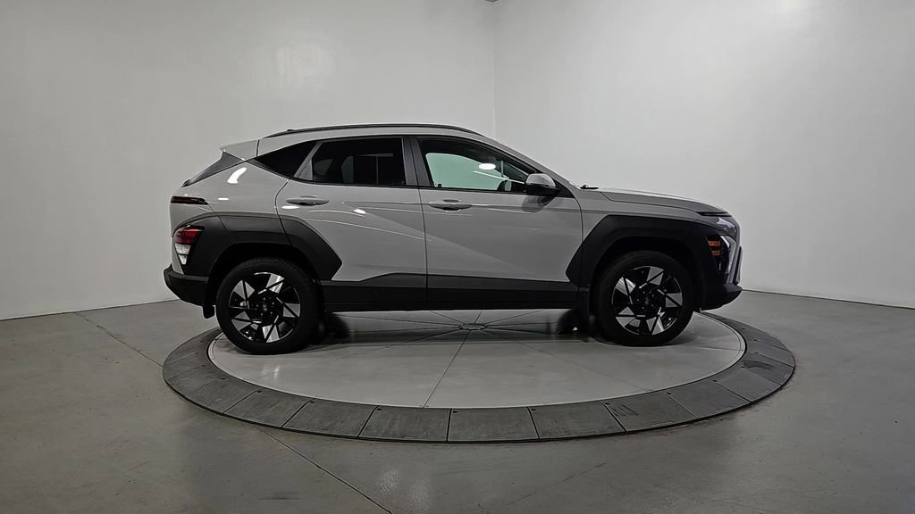 Certified 2025 Hyundai Kona SEL AWD/4WD image 7