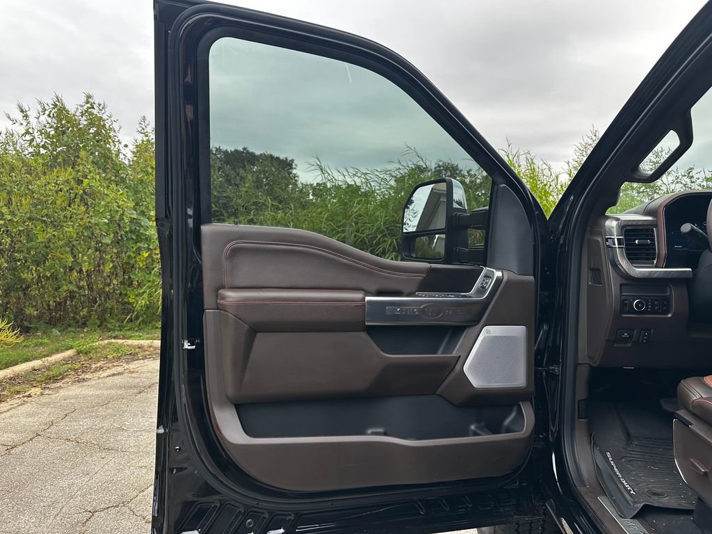 New 2025 Ford F250 King Ranch w/ Chrome Package image 30