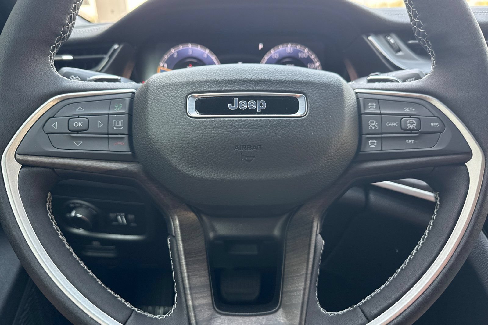 New 2026 Jeep Grand Cherokee Altitude AWD/4WD image 26
