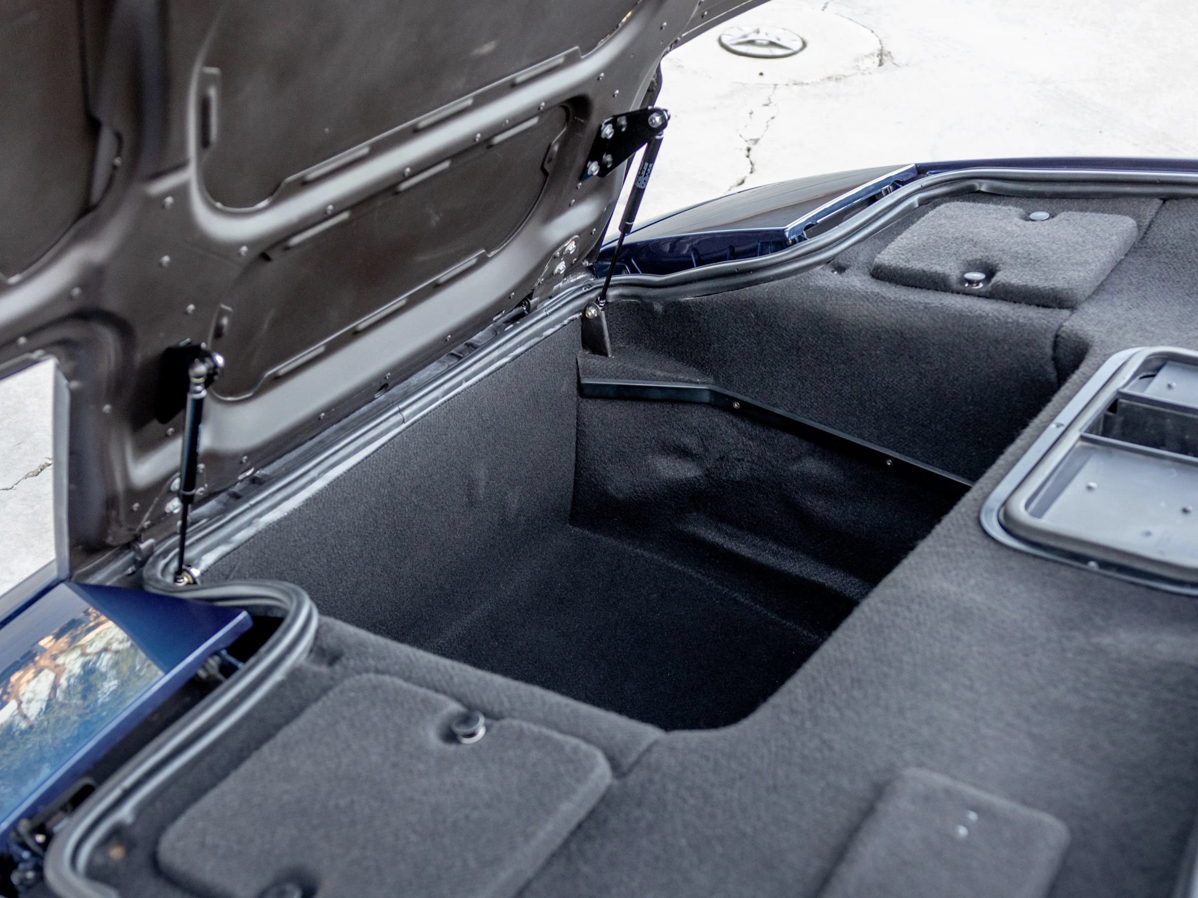 Used 1995 Ferrari F355 Spider RWD image 37