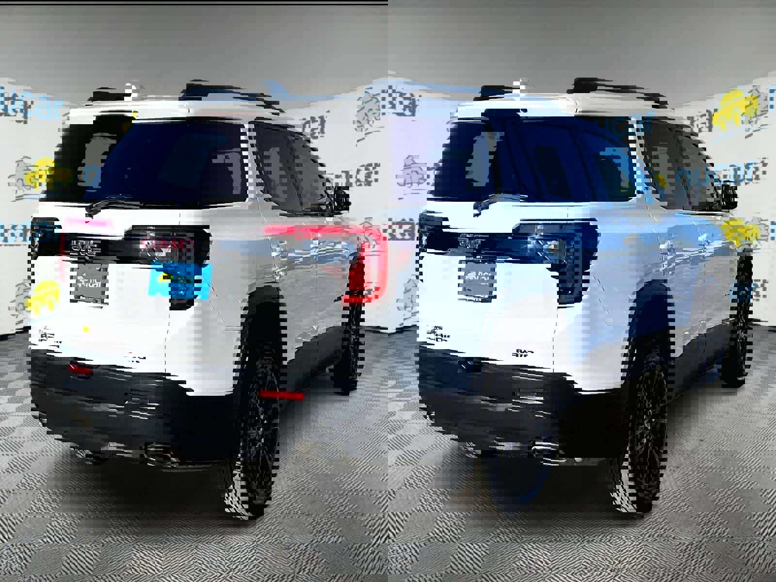 Used 2023 GMC Acadia SLT w/ Elevation Edition image 6