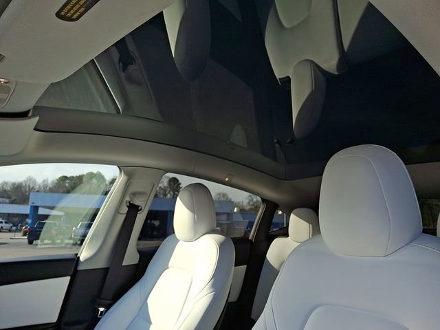 Used 2021 Tesla Model Y Long Range image 17