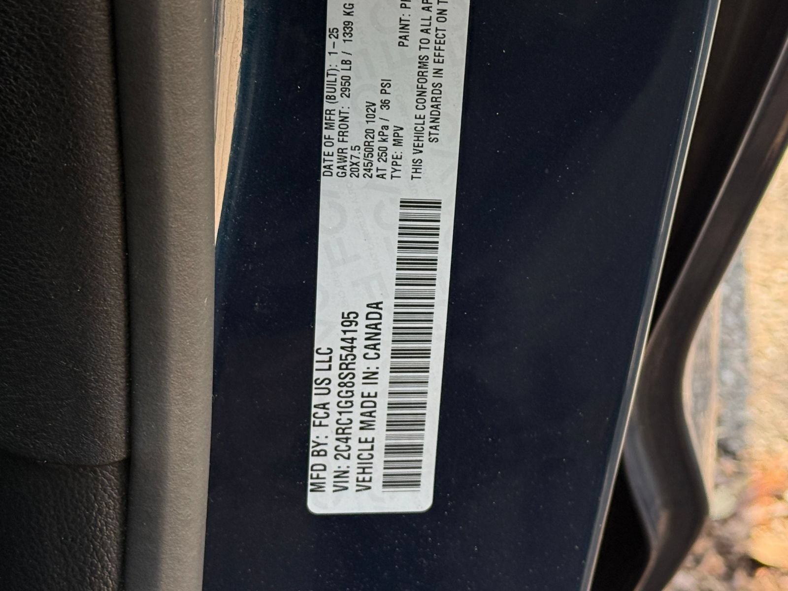 Used 2025 Chrysler Pacifica Limited FWD image 30
