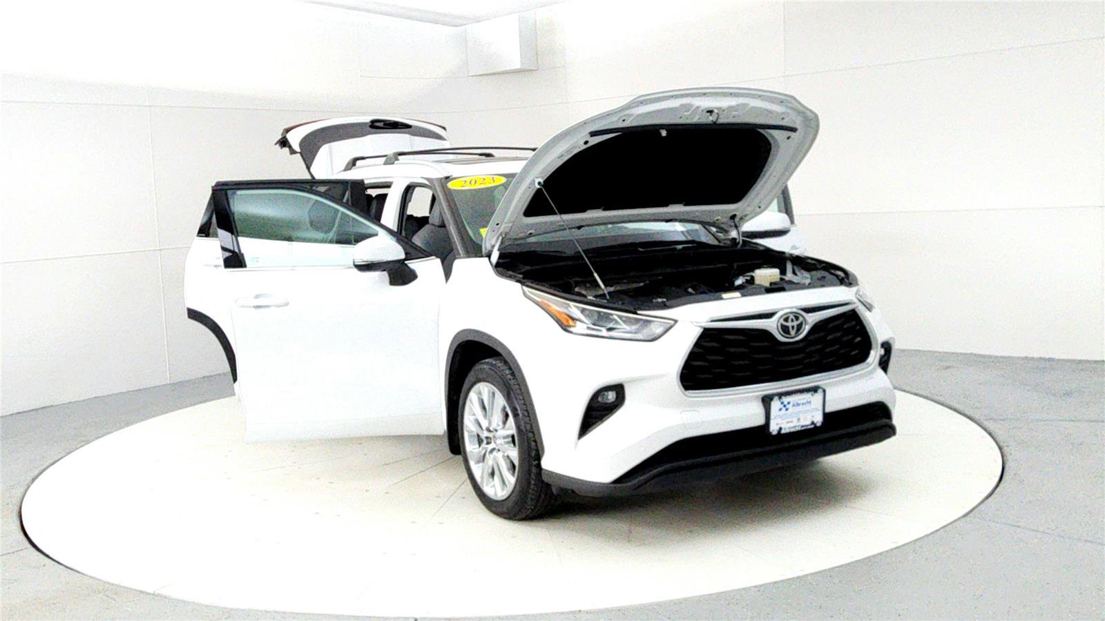 Used 2023 Toyota Highlander Limited image 9