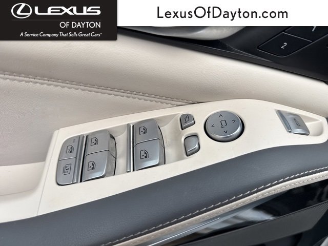 Used 2023 BMW X7 M60i w/ Executive Package image 13