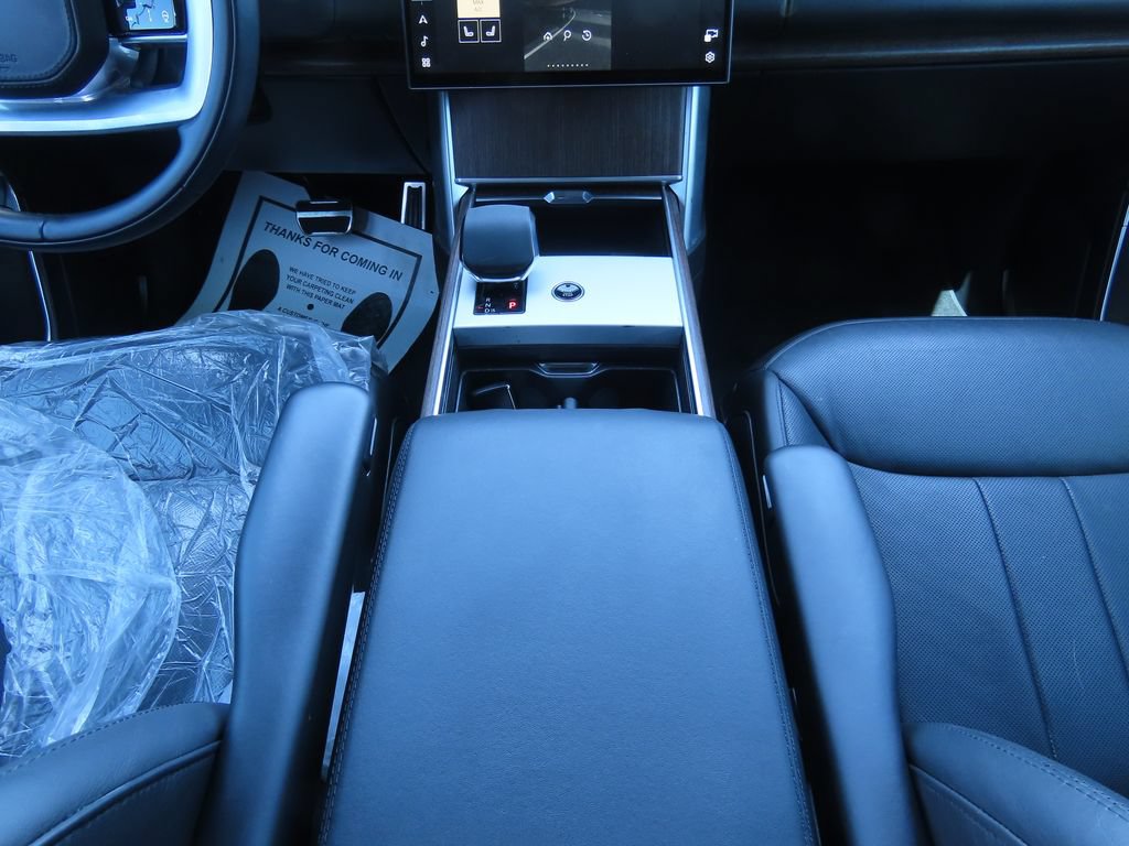 Used 2024 Land Rover Range Rover Long Wheelbase SE AWD/4WD image 9