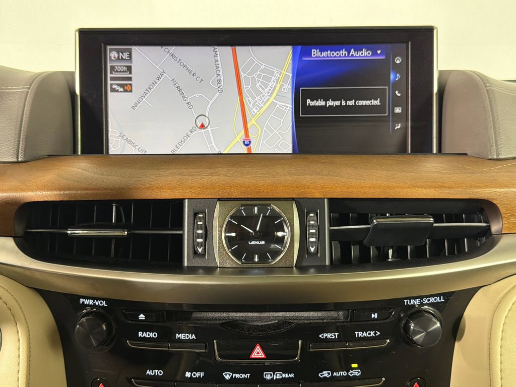 Used 2019 Lexus LX 570 4WD w/ Luxury Package image 3