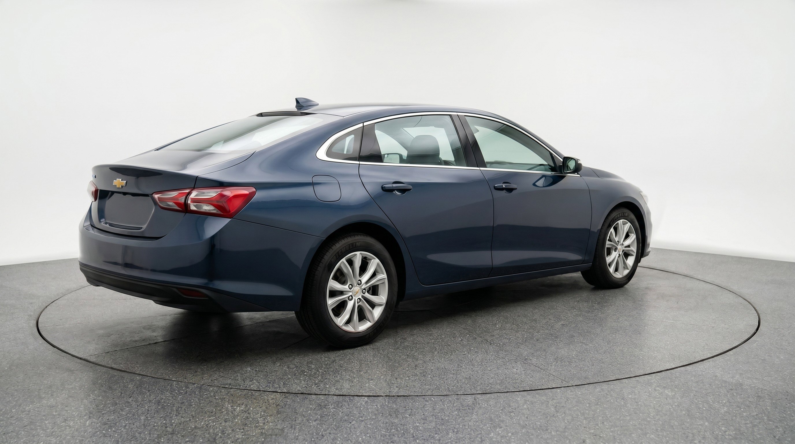 Used 2023 Chevrolet Malibu LT w/ Driver Confidence Package image 9