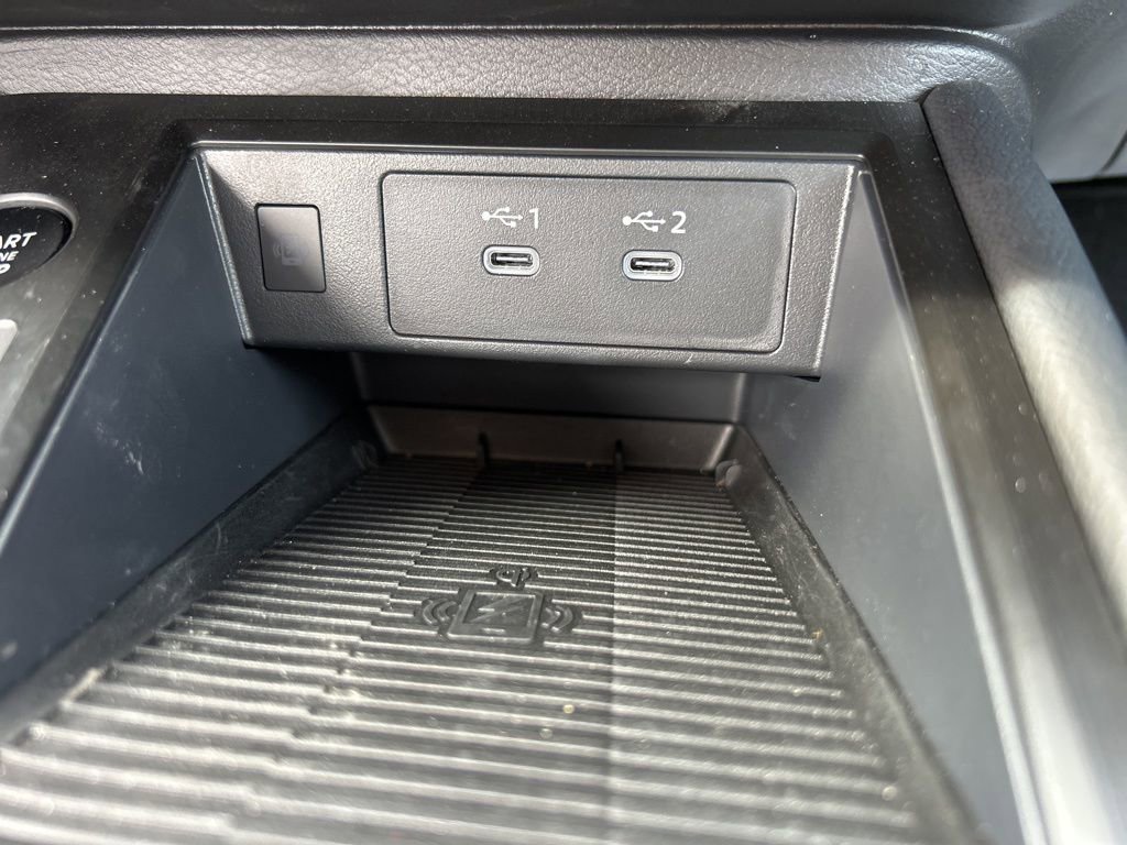 Used 2025 Nissan Kicks SR image 27