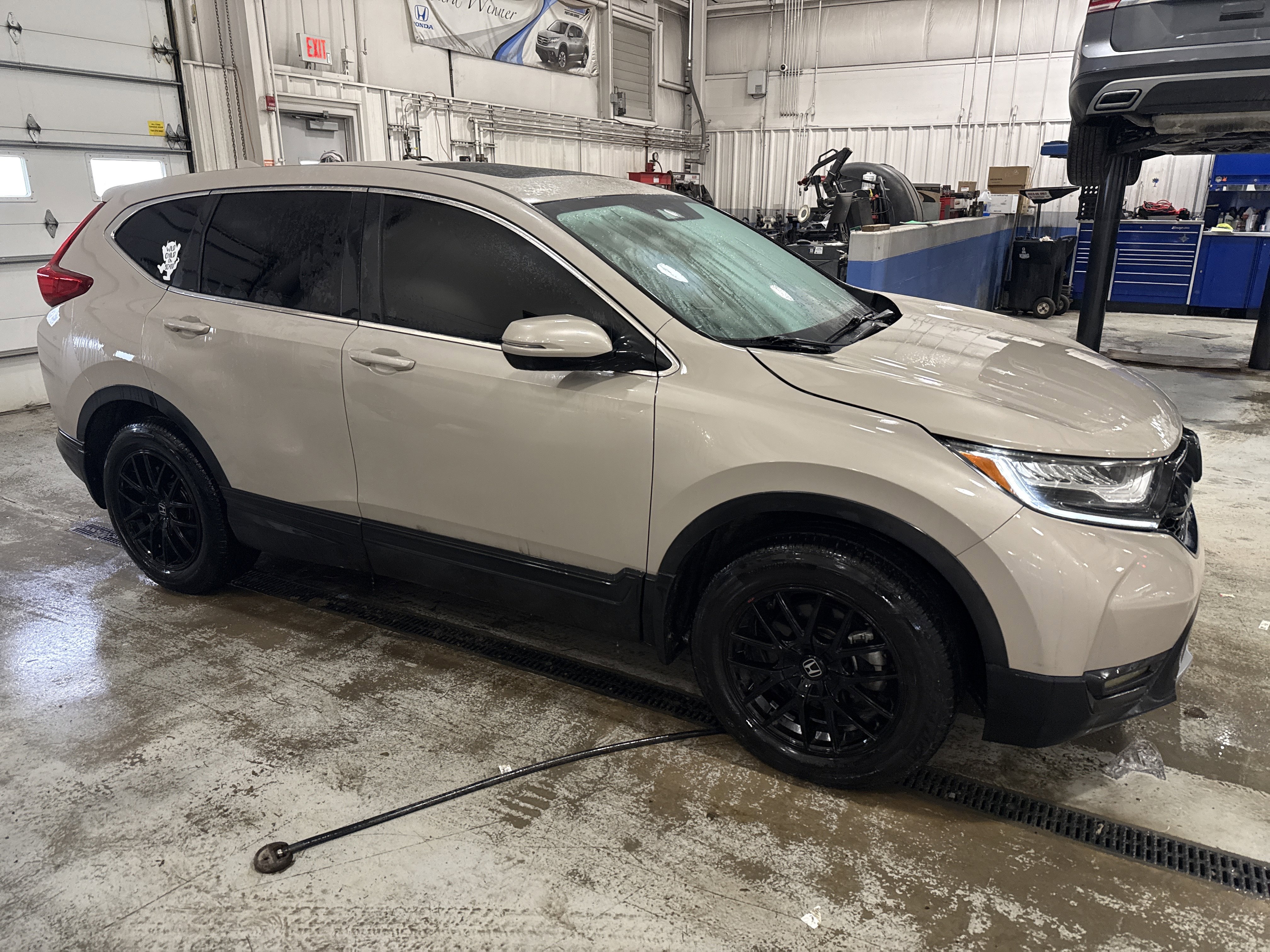 Used 2018 Honda CR-V EX image 2