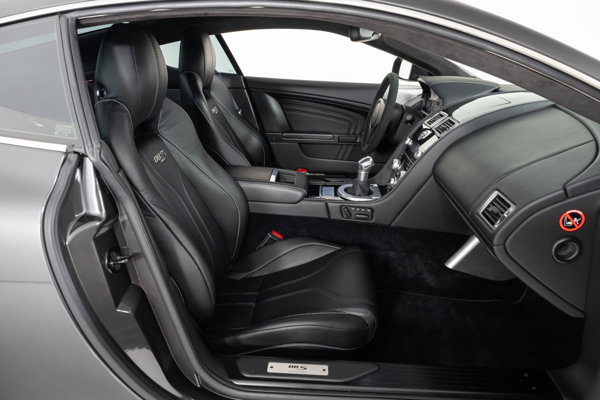 Used 2011 Aston Martin DBS Coupe RWD image 27