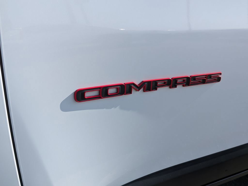 Used 2024 Jeep Compass Trailhawk image 15