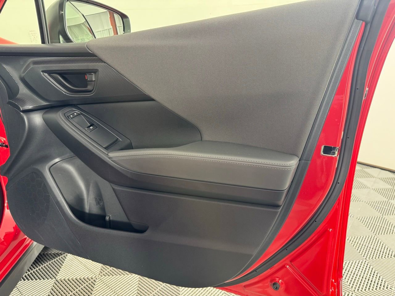 Used 2025 Subaru Crosstrek 2.0i Premium image 38