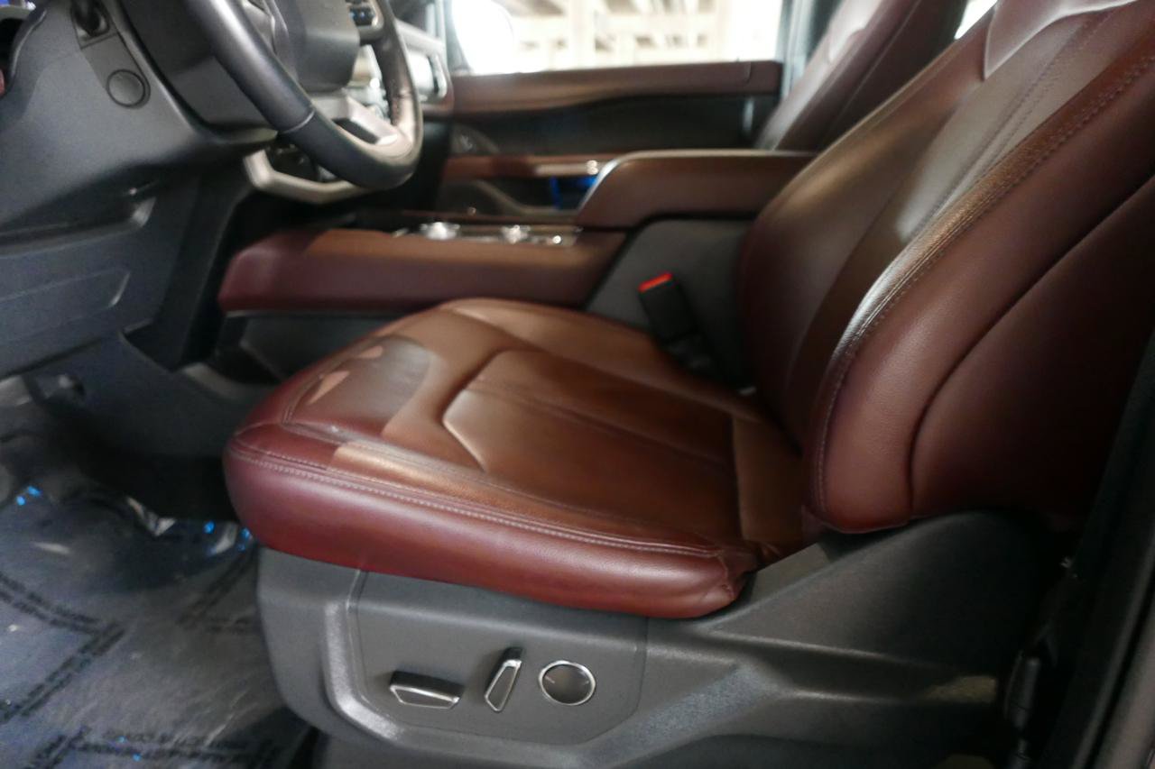 Used 2024 Ford Expedition Max Limited AWD/4WD image 9