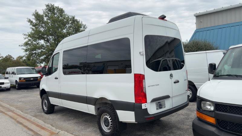 Used 2019 Freightliner Sprinter 2500 AWD/4WD image 4