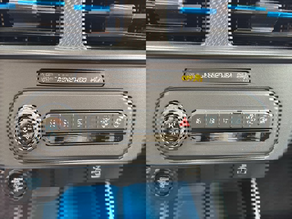 New 2025 Ford Maverick XLT w/ XLT Luxury Package image 25