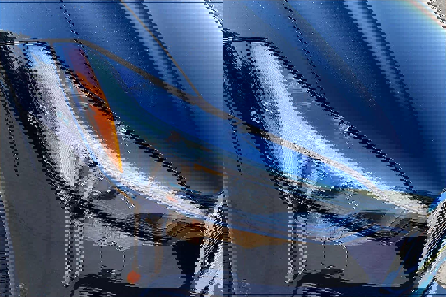 Used 2023 Volvo XC60 T8 Ultimate w/ Climate Package image 32