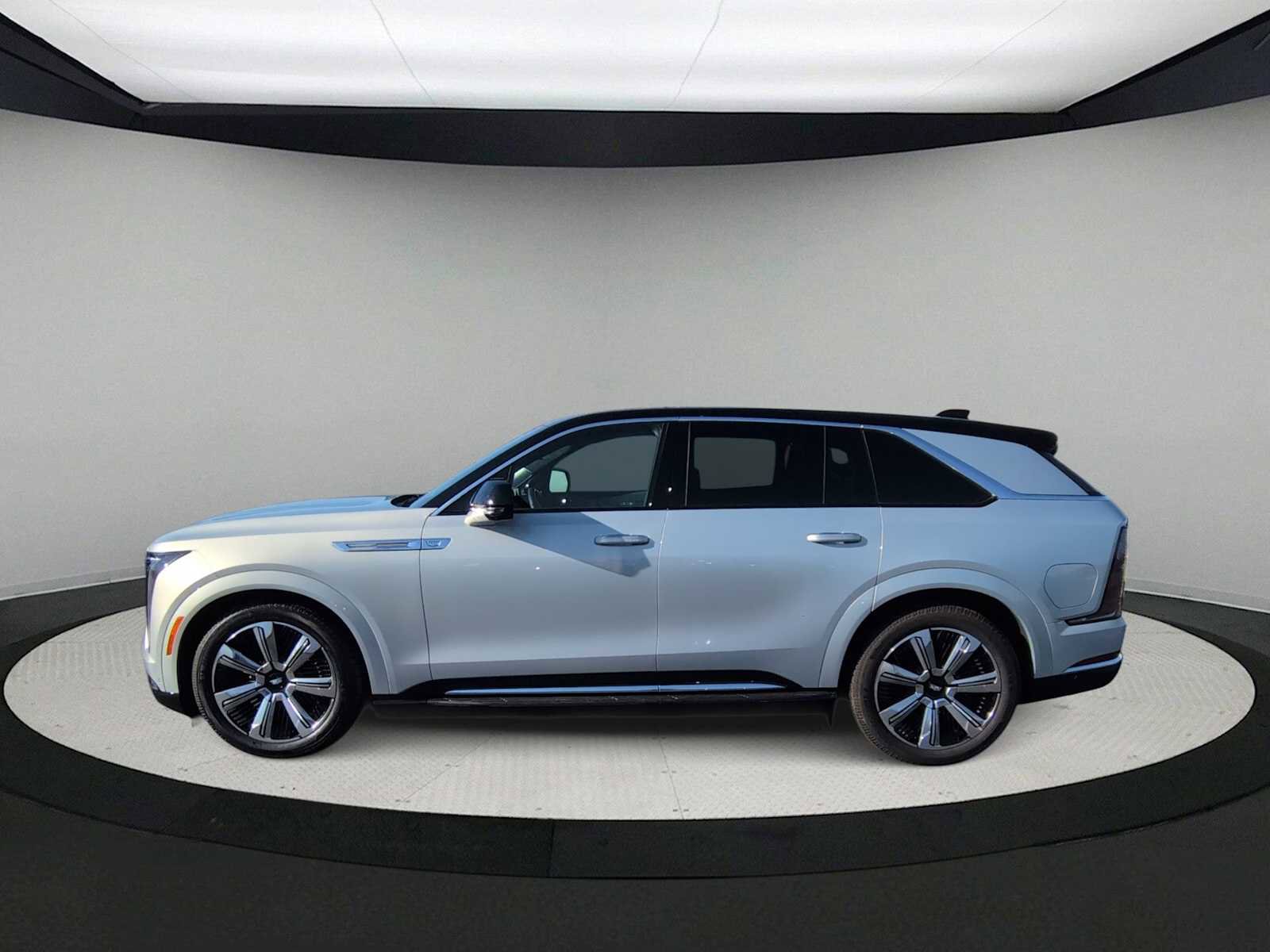 Used 2025 Cadillac Escalade IQ Luxury 2 image 5