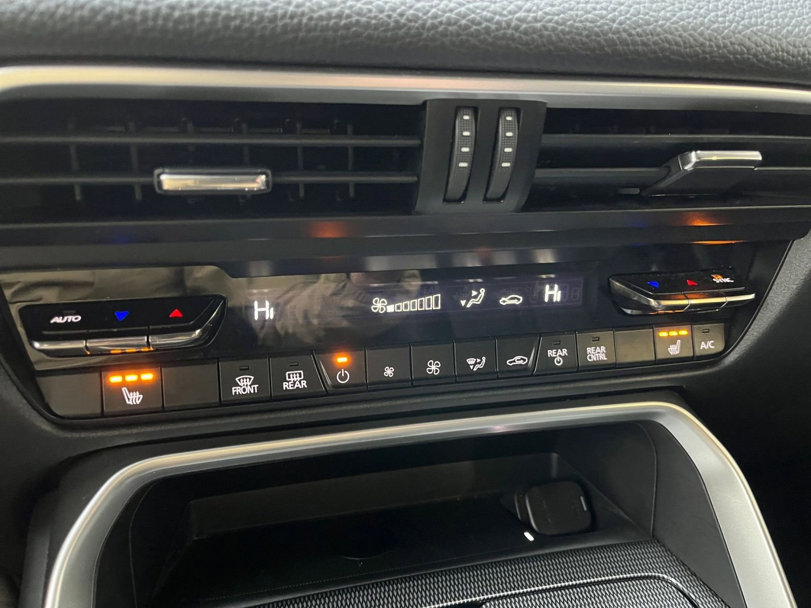 Used 2025 MAZDA CX-70 3.3 Turbo w/ Preferred Package image 25