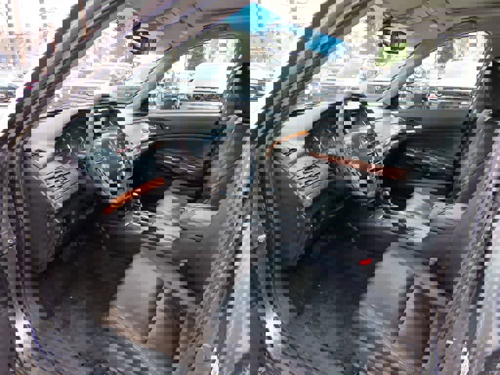 Used 2011 Honda Accord EX-L video 2