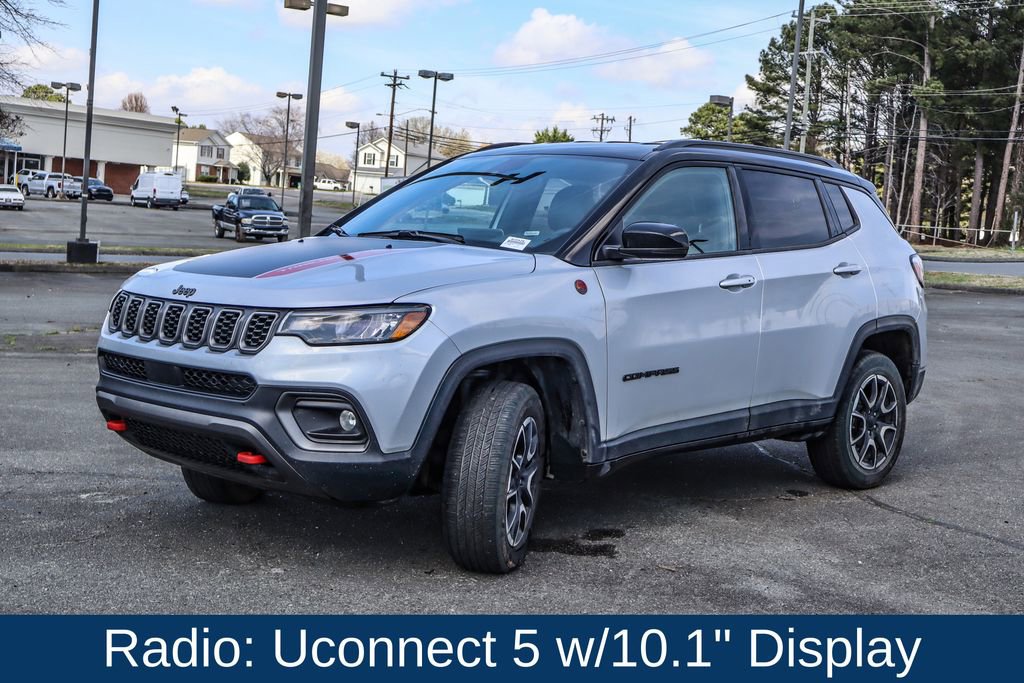 Used 2024 Jeep Compass Trailhawk image 3