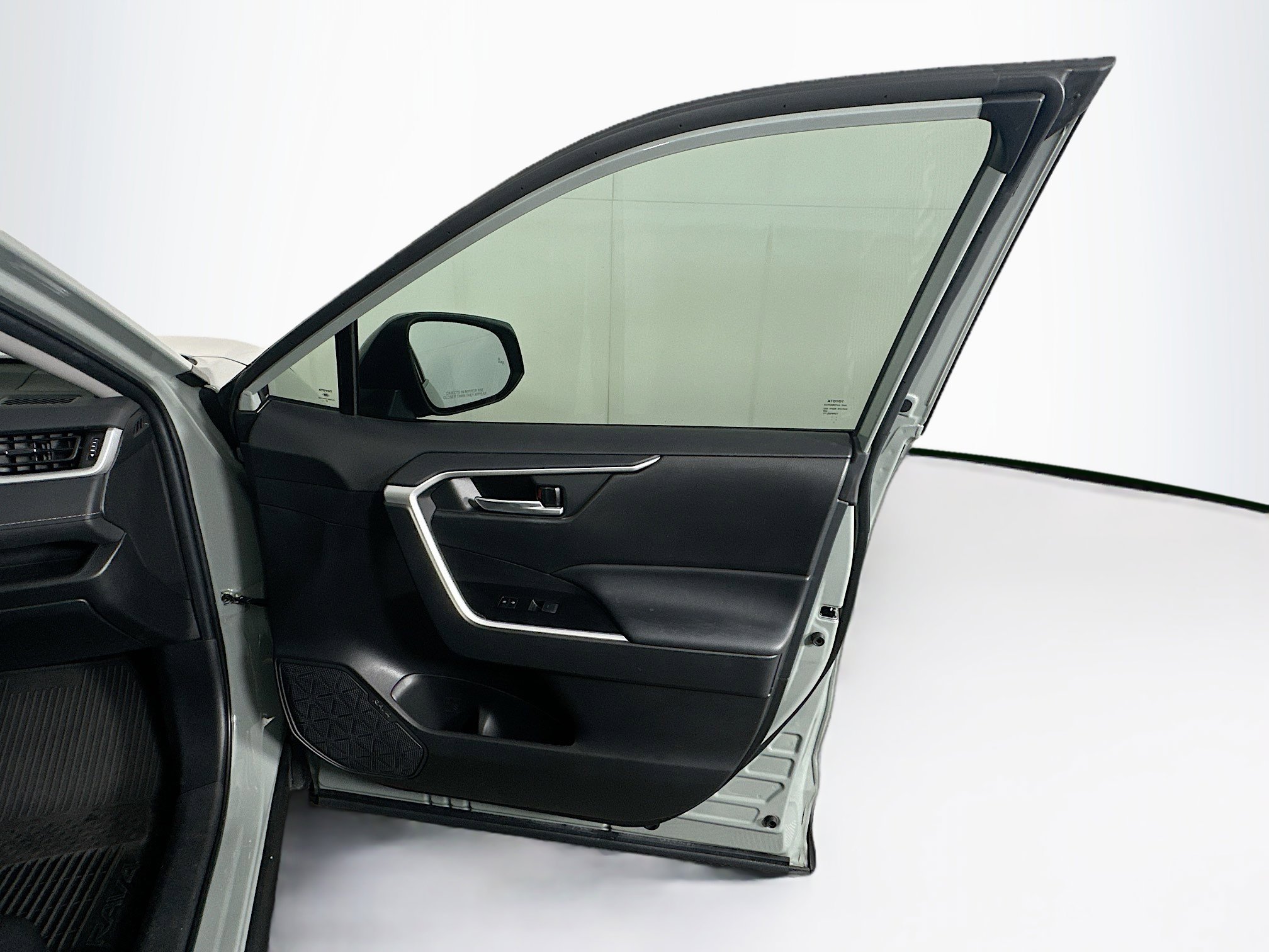 Used 2023 Toyota RAV4 XLE Premium image 31