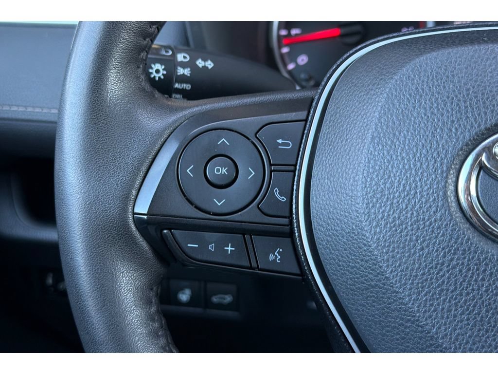 Used 2022 Toyota RAV4 XLE w/ Convenience Package FWD image 26