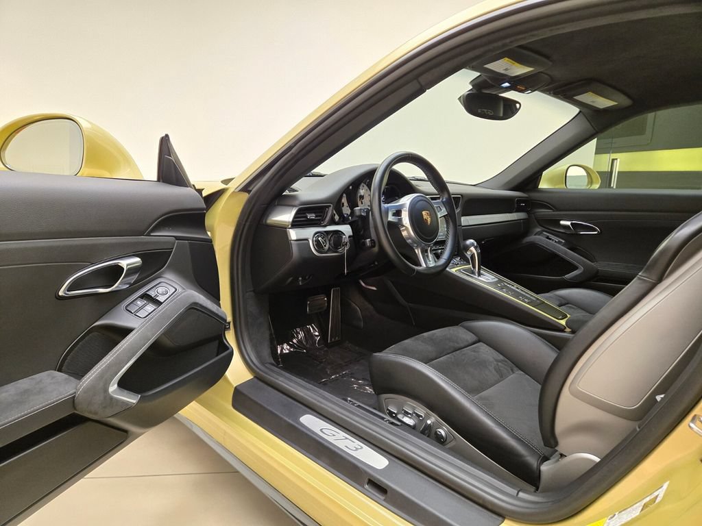 Used 2015 Porsche 911 GT3 RWD image 16