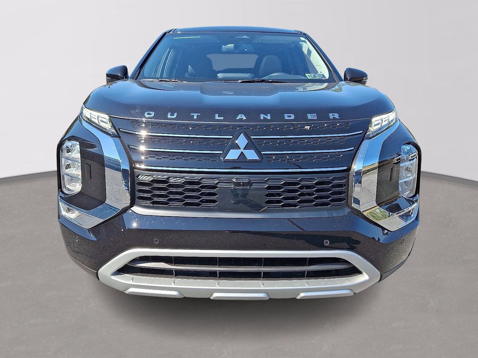 New 2025 Mitsubishi Outlander SE image 2