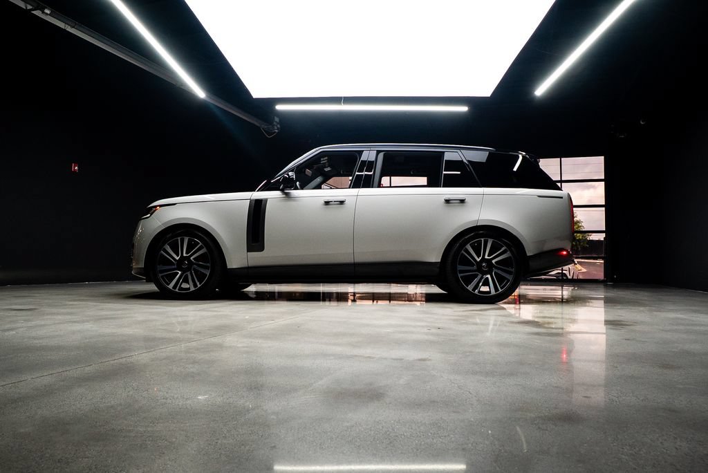 Used 2023 Land Rover Range Rover SV AWD/4WD image 23