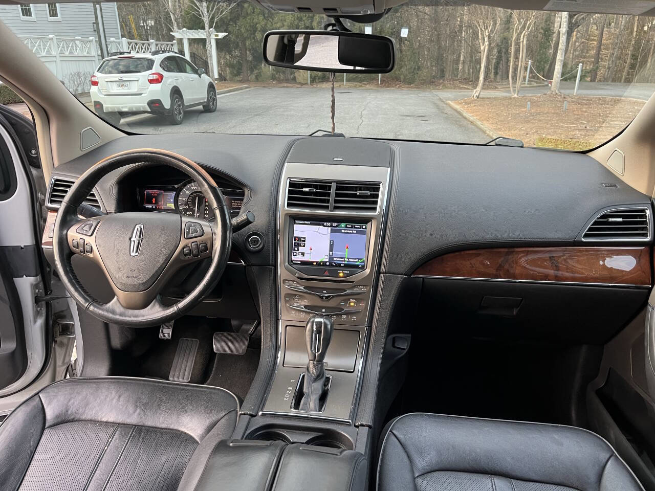 Used 2012 Lincoln MKX AWD image 16