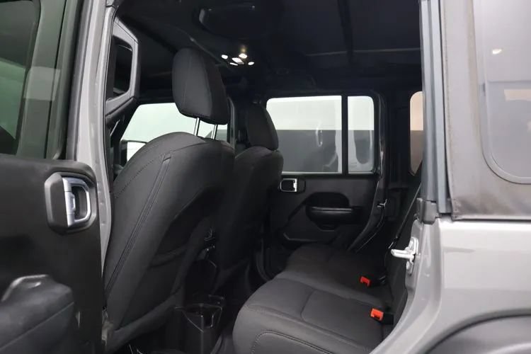 Used 2022 Jeep Wrangler Unlimited Sport AWD/4WD image 12