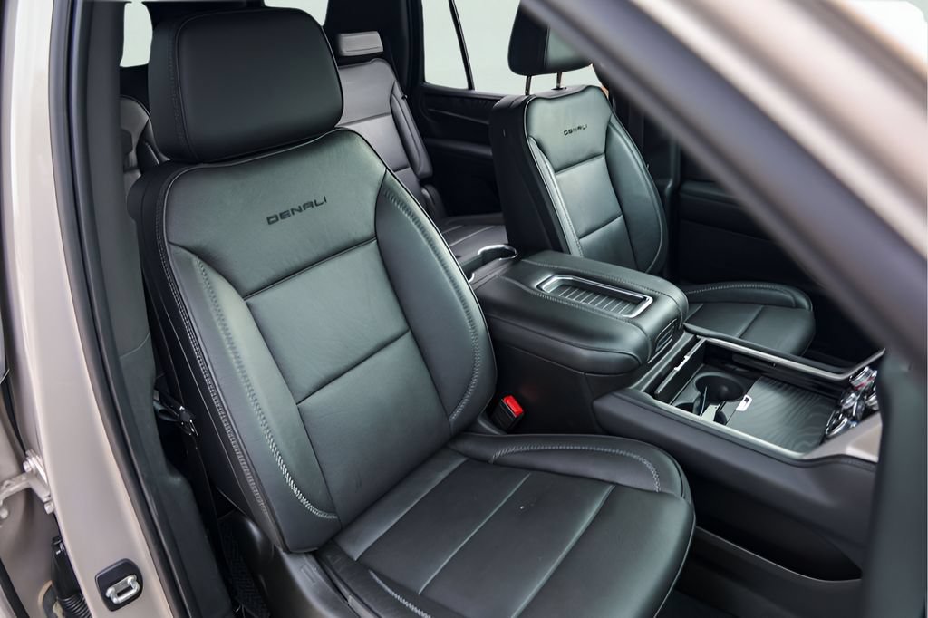 Used 2021 GMC Yukon Denali w/ Advanced Technology Package RWD image 35