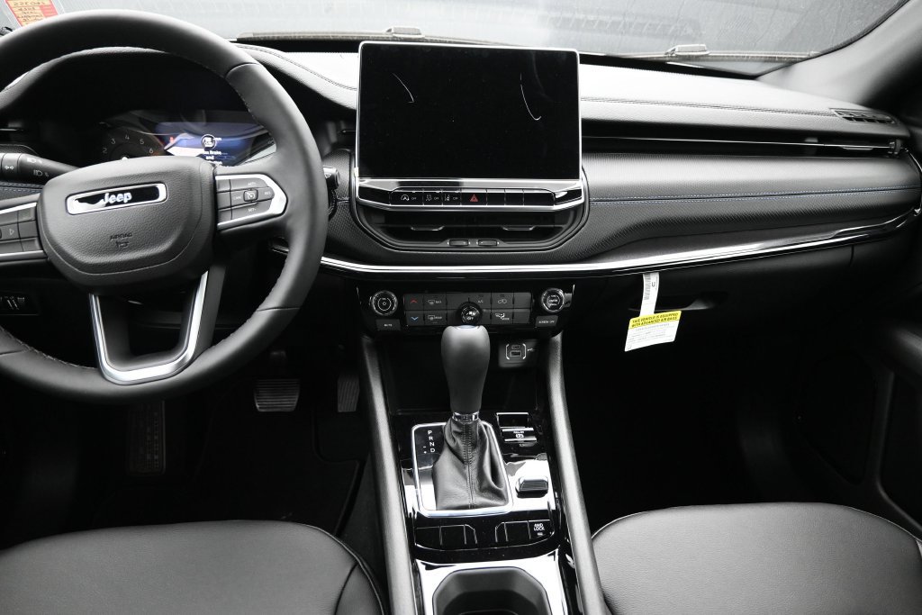 New 2026 Jeep Compass Latitude AWD/4WD image 5