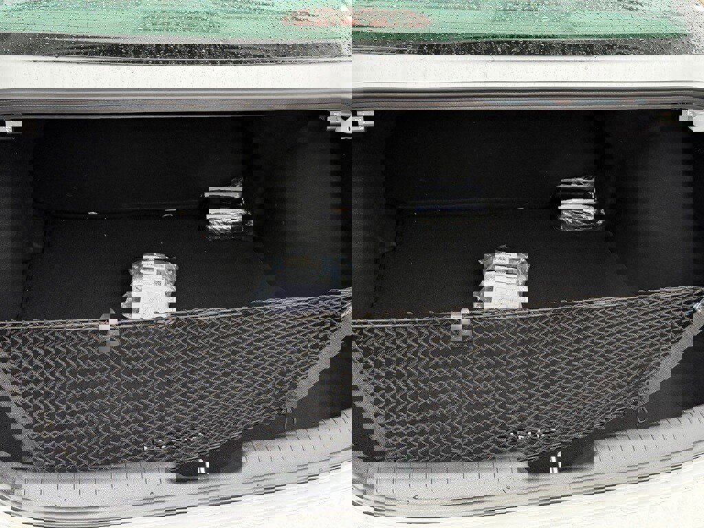 Certified 2025 Hyundai Elantra SE w/ Cargo Package image 30