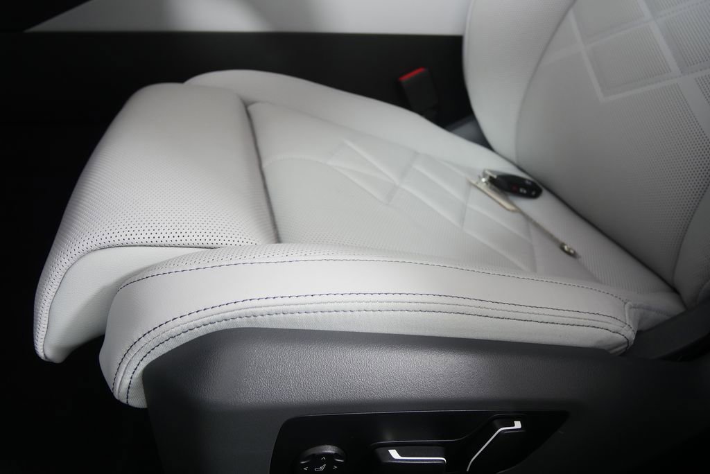 New 2026 BMW i5 eDrive40 w/ M Sport Package image 9