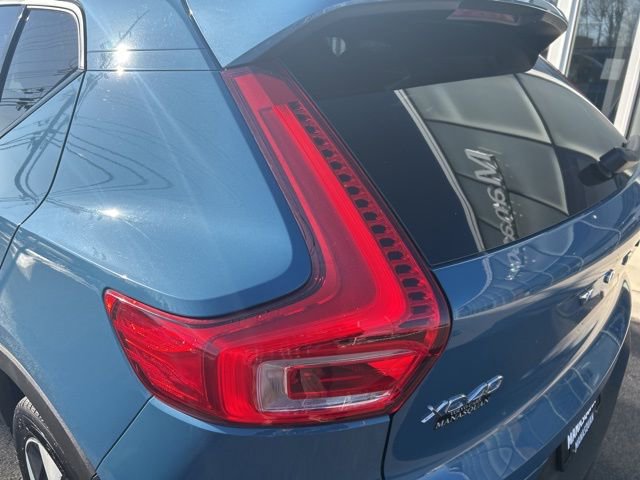 Certified 2025 Volvo XC40 B5 Plus image 10