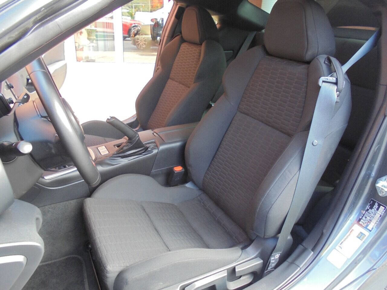 Used 2022 Toyota GR86 RWD image 9