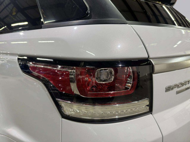 Used 2017 Land Rover Range Rover Sport HSE image 11
